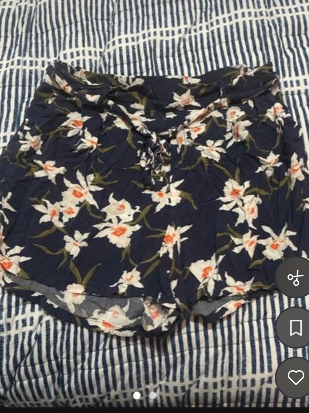 Old Navy Navy Floral Tie-Front High Waist Women’s Shorts